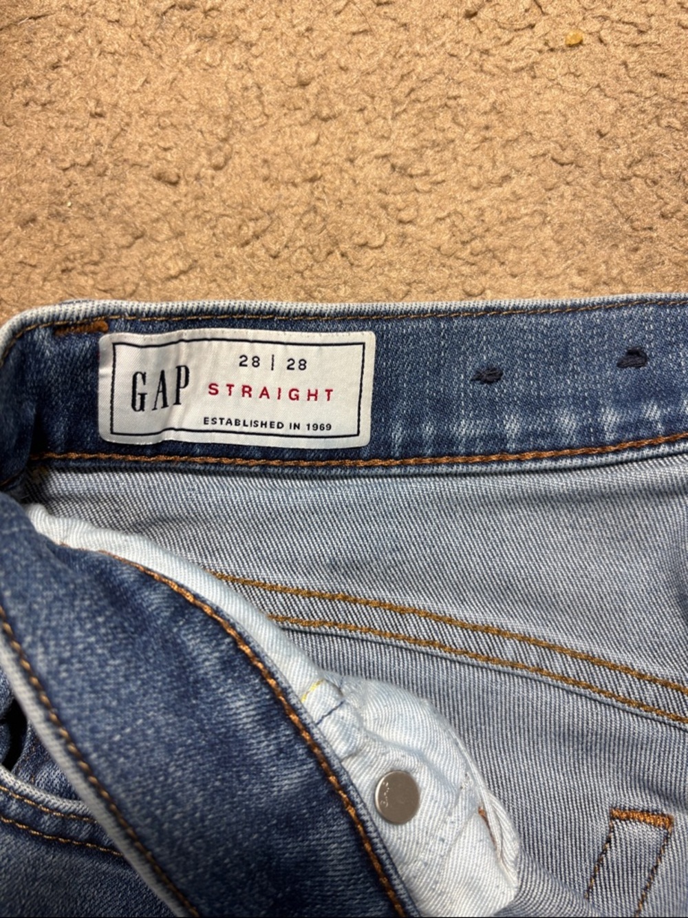 GAP Straight Leg Jeans in Light Blue Denim